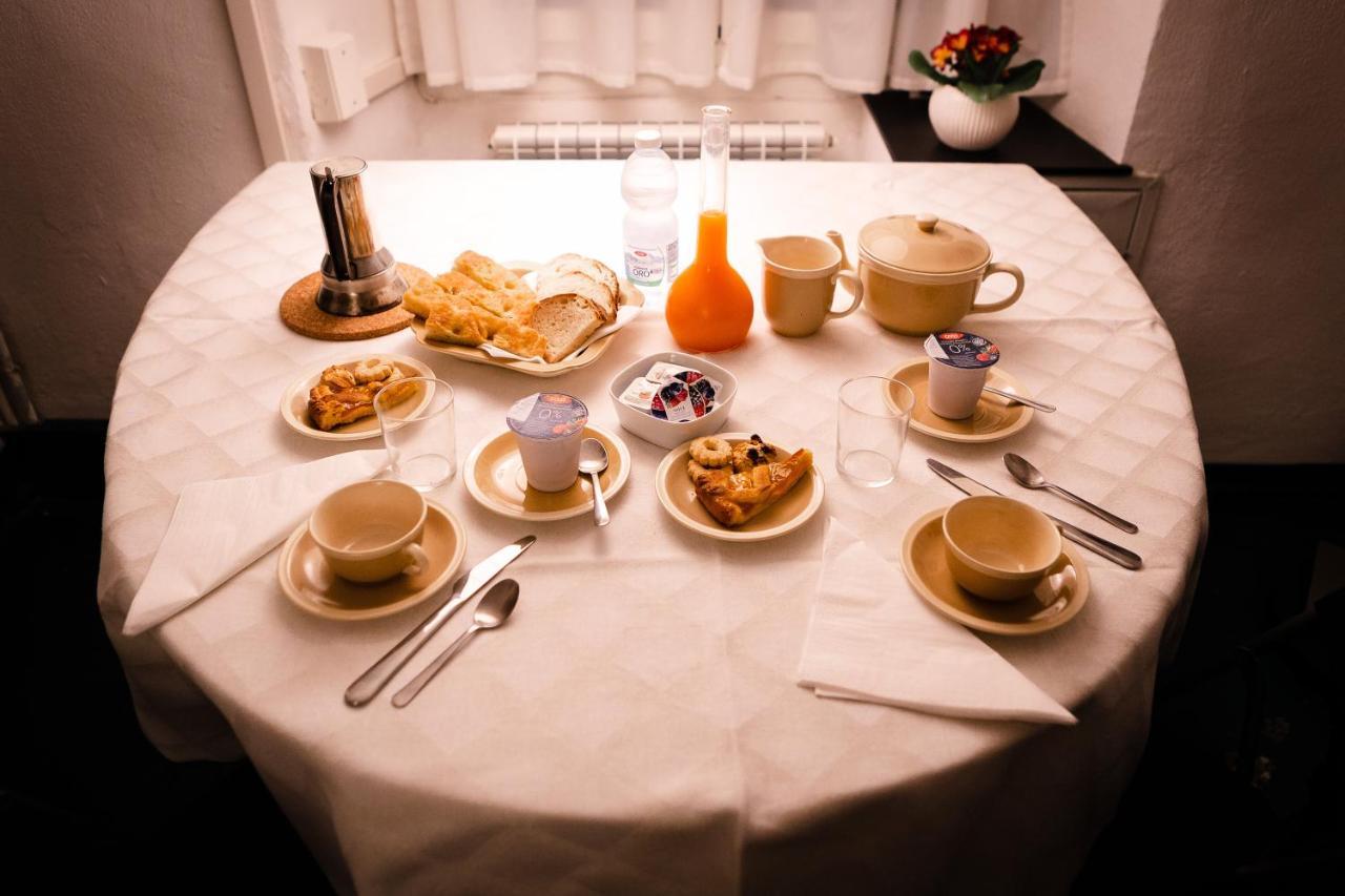 B&B La Casa Del Cuoco - Piccola Camera Con Colazione In Appartamento Condiviso Con L'Host Gênes Extérieur photo
